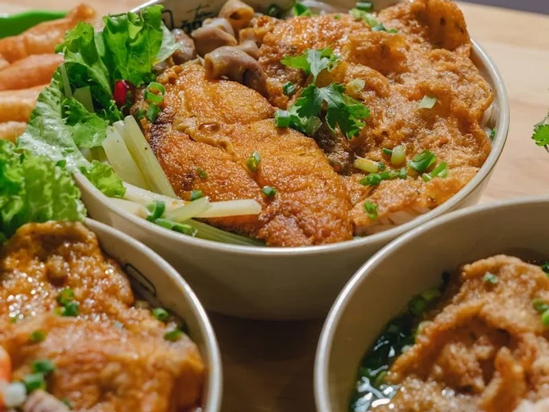 Tiệm Ăn No 197 Hoàng Cầu