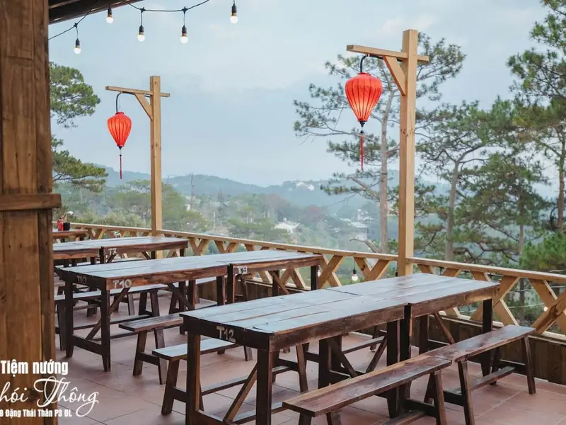 Tiệm nướng Khói Thông