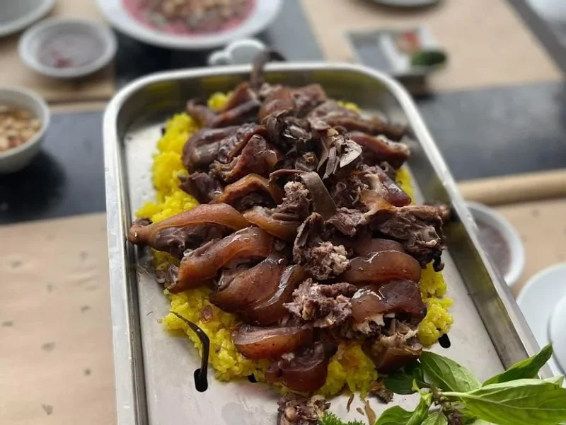 NHÀ HÀNG PHỐ MƯA