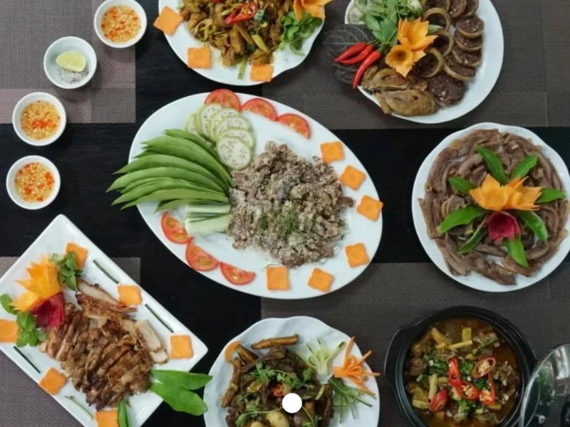 Nhà hàng thái tử gà số 1 phố nối