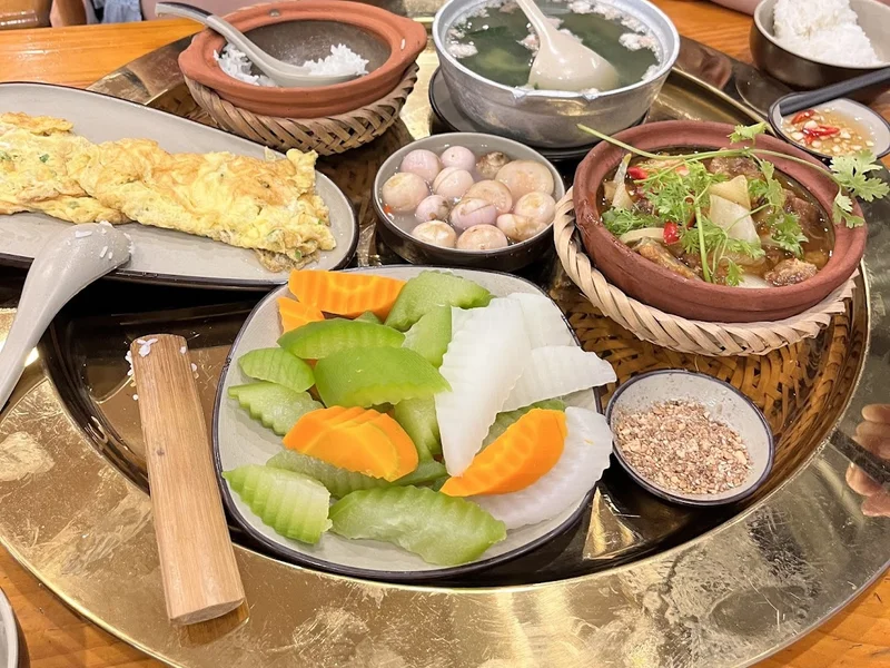 CƠM NIÊU HẠ LONG 2