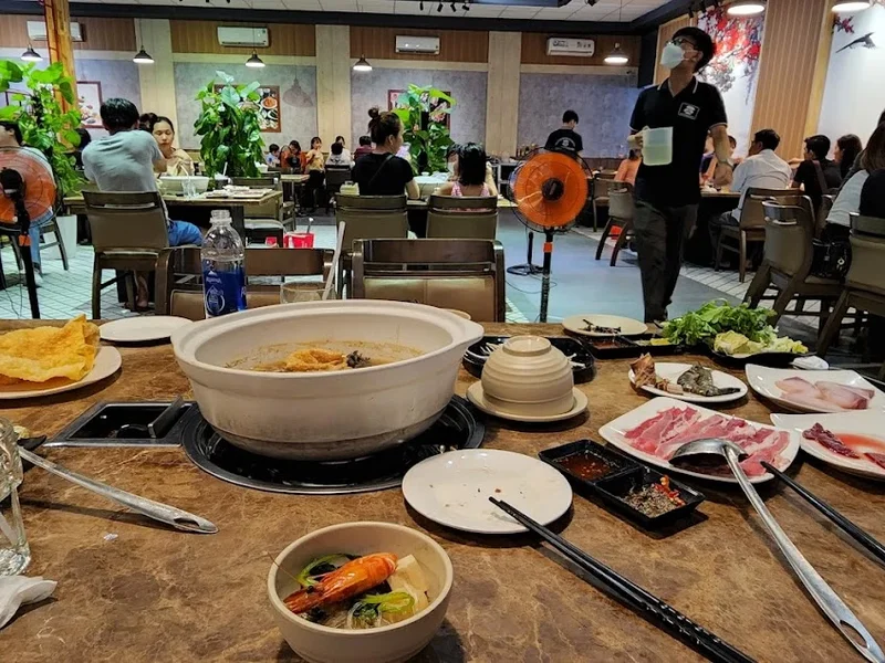 Lẩu nấm thiên nhiên Trần Phố