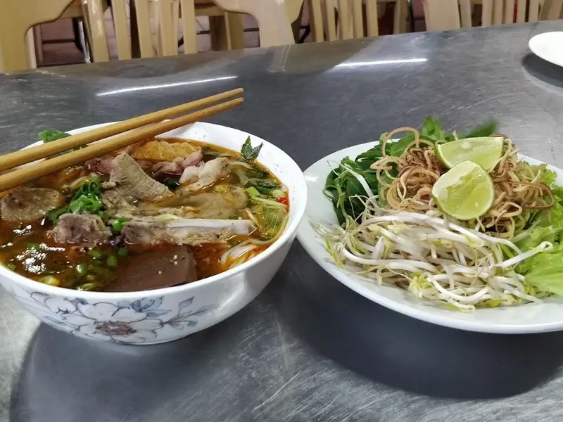 Quán Cẩm - Bún Bò Huế