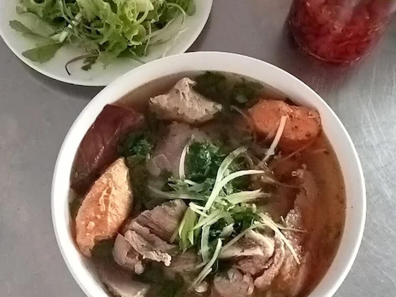 Bún Bò Huế Xuân Chín