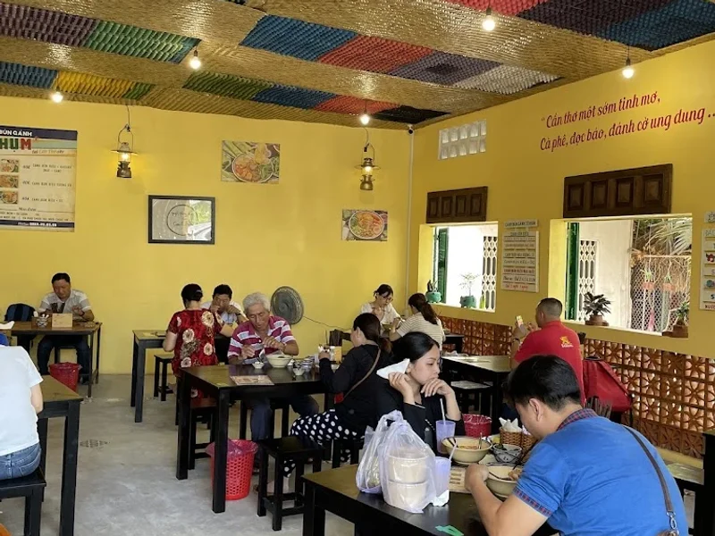 CANH BÚN GÁNH CÔ HỤM