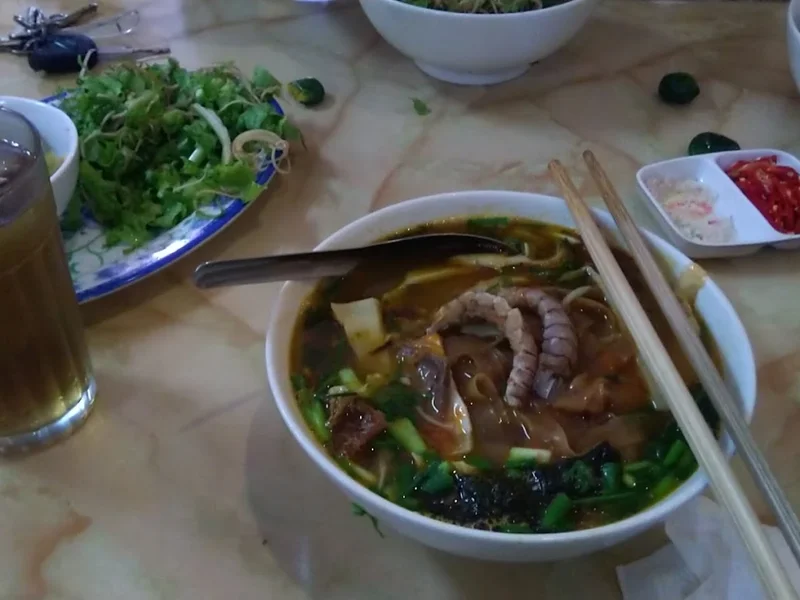 Bánh Đa Cua _ Họ Hoàng