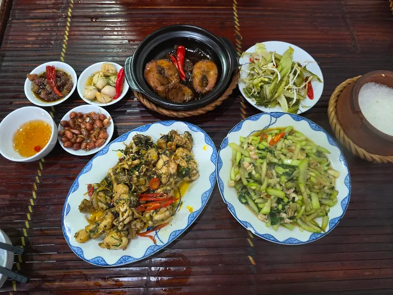Nhà Hàng Cơm Niêu Hà Tĩnh
