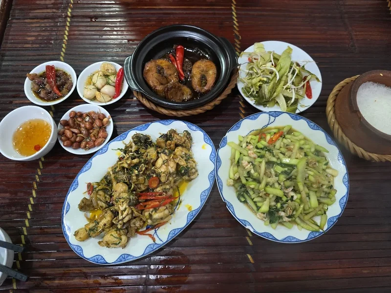 Nhà Hàng Cơm Niêu Hà Tĩnh