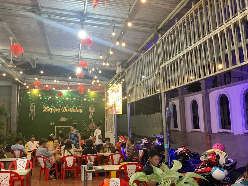 Quán Ngân ( Quán ăn gia đình, hải sản )