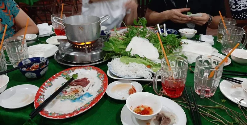 Quán Ăn Đông Tây