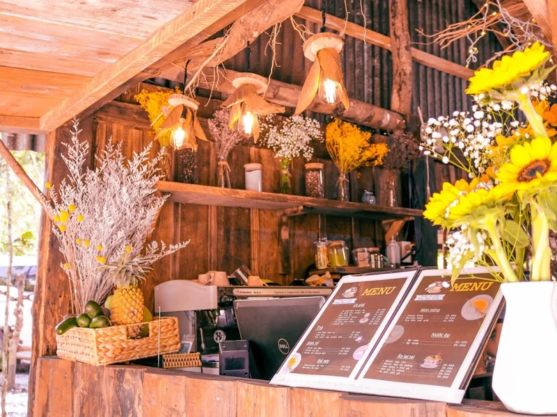 Tiệm cà phê Nhà Bên Suối