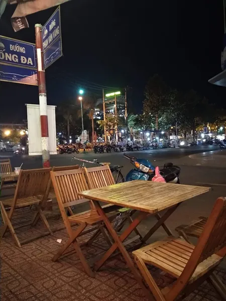 Cafe Góc Phố (Corner Coffee)