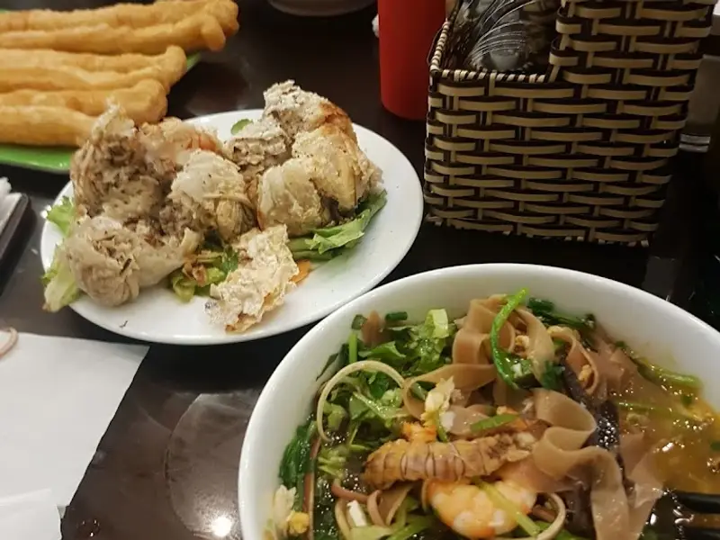 Bánh Đa Cua Bà Cụ