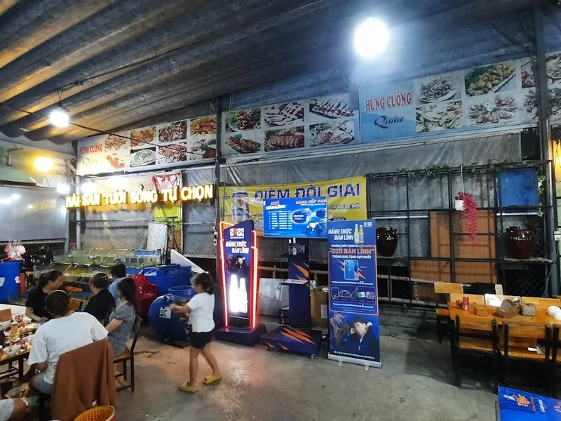 Hùng Cường Quán