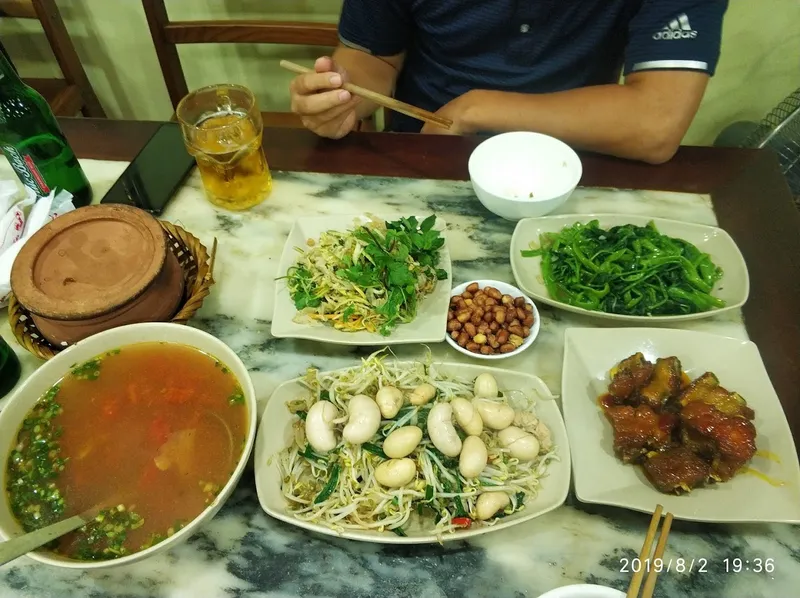 MẸT Vietnamese restaurant & Vegetarian Food Met 8