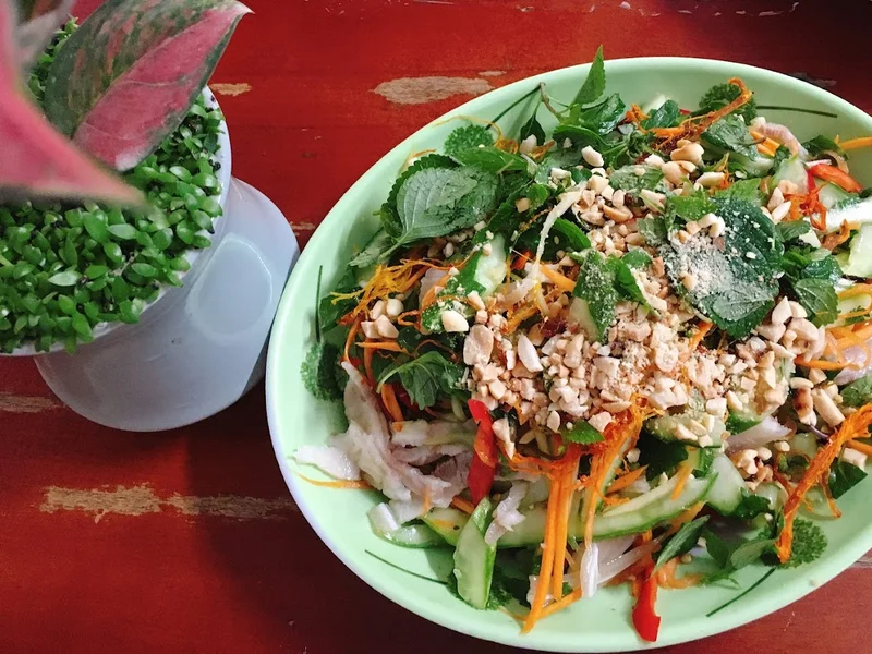 Ốc Cô Hà (đối diện số nhà 27- giáp quán tạp hoá Hưng Dung)