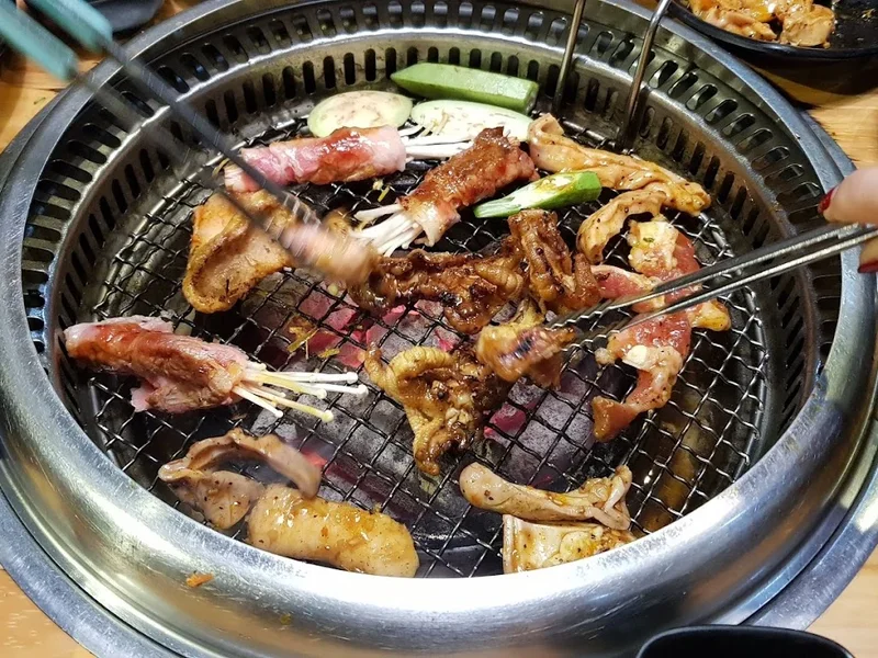 Lẩu Nướng 53 Đại lộ Lê Lợi (Quán Trang còi nay đổi số nhà thành 01A181 Đại lộ Lê Lợi)