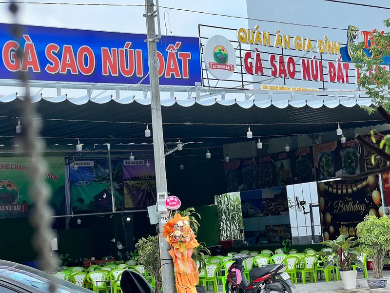 Quán Gà Sao Núi Đất