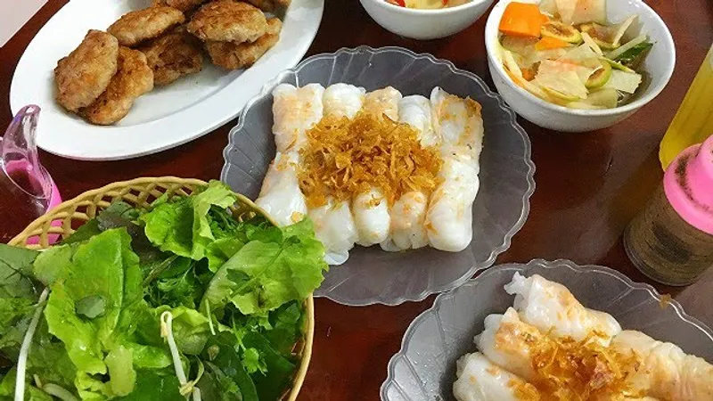 Bánh Cuốn Bà Lan