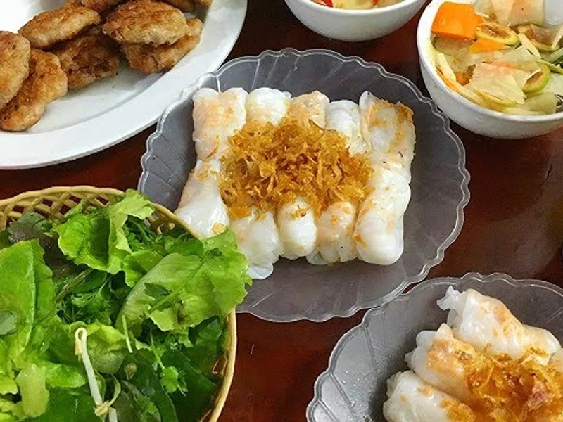 Bánh Cuốn Bà Lan