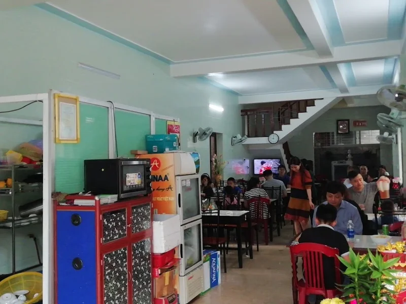 Quán ăn sáng Hùng Râu