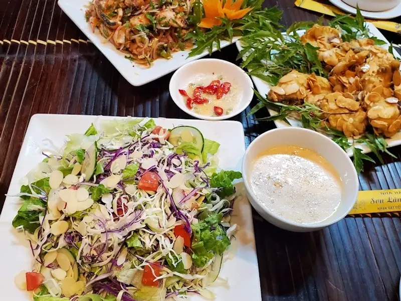 Nhà hàng Sơn Lâm Quán