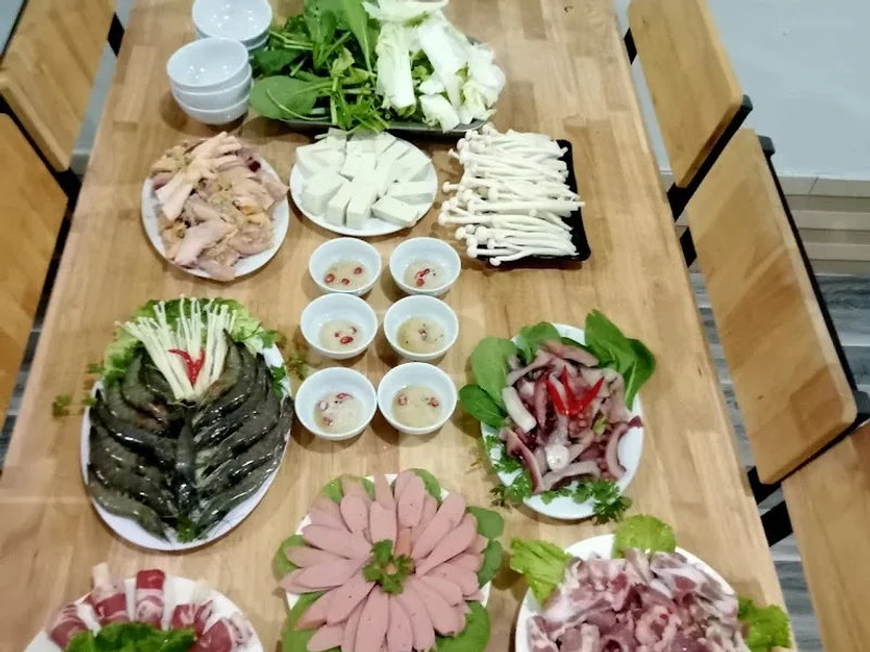 NHÀ HÀNG BẢN MẬU