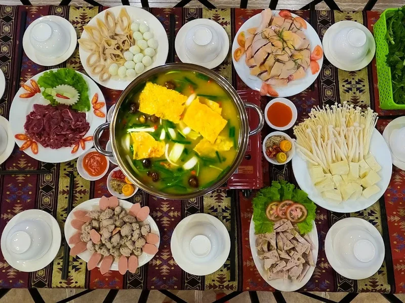 Nhà Hàng Hương Rừng Sapa