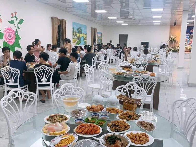 Nhà Hàng Hương Quê