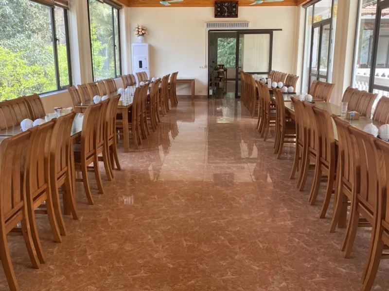 Nhà hàng Ba Cửa Ninh Bình