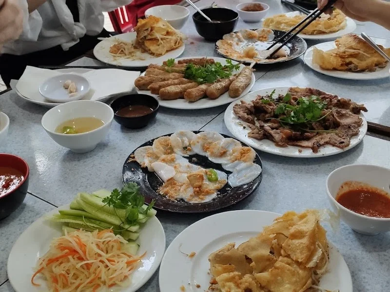 Bánh khoái Tứ Quý