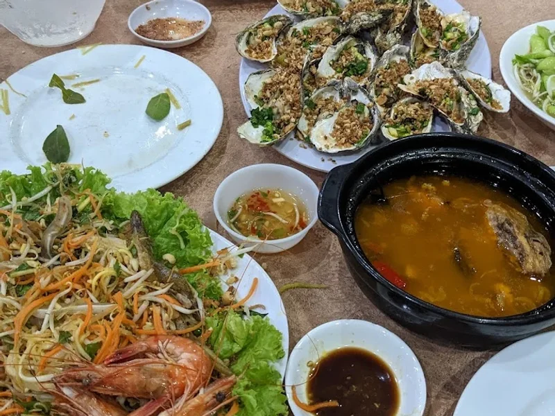 Nhà Hàng Cánh Buồm Đỏ