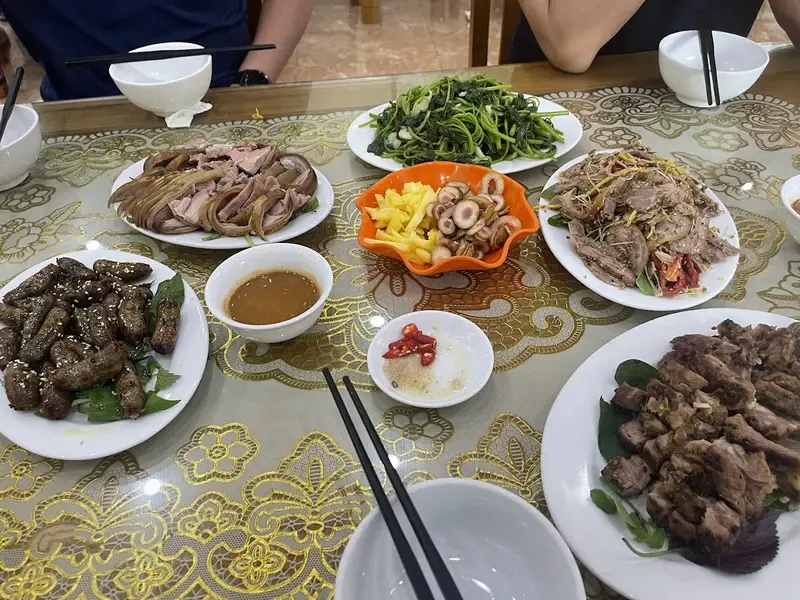 Nhà hàng Ba Cửa Ninh Bình