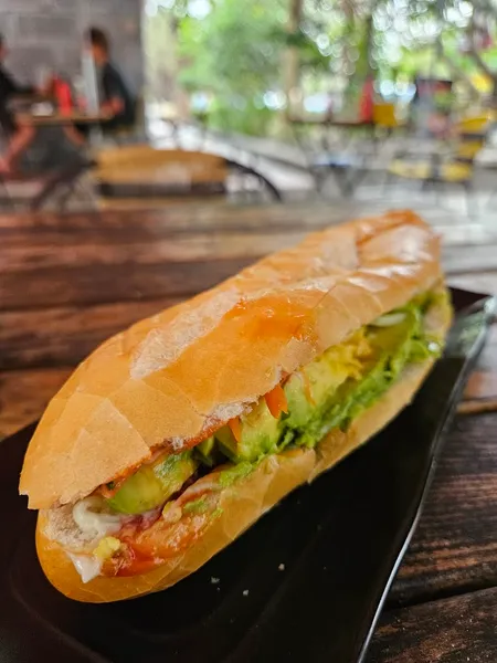 HELLO BÁNH MÌ