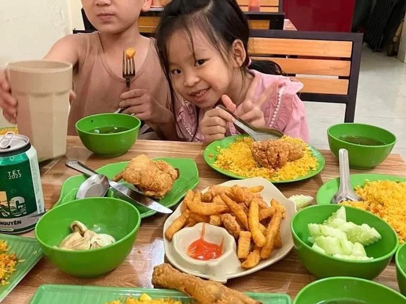 Gà rán Mr. Thịnh