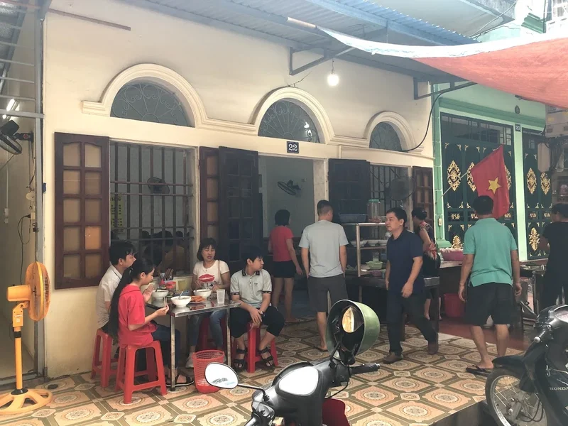 Restaurant Huy Lưu ( Phở Gà Chọi )