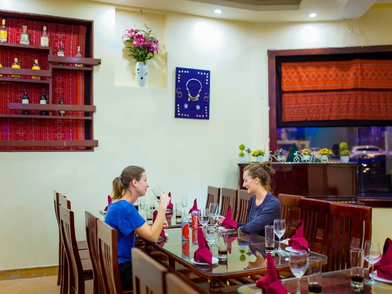 Nhà Hàng Cầu Mây