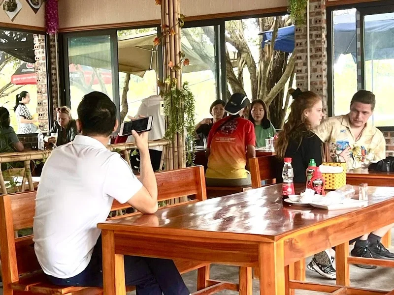 Hoàng Long Quán Bar & Restaurant