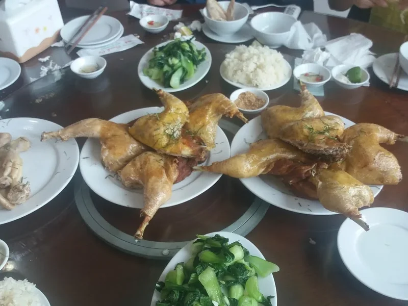 Nhà hàng Oanh Cơ - Vua gà tươi Mạnh Hoạch