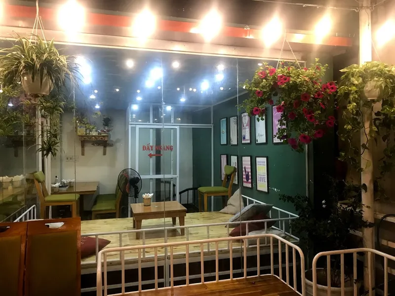 Bức Tường Cafe