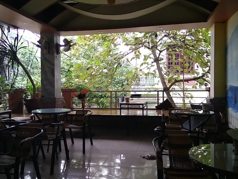 Cà phê Bức Tường