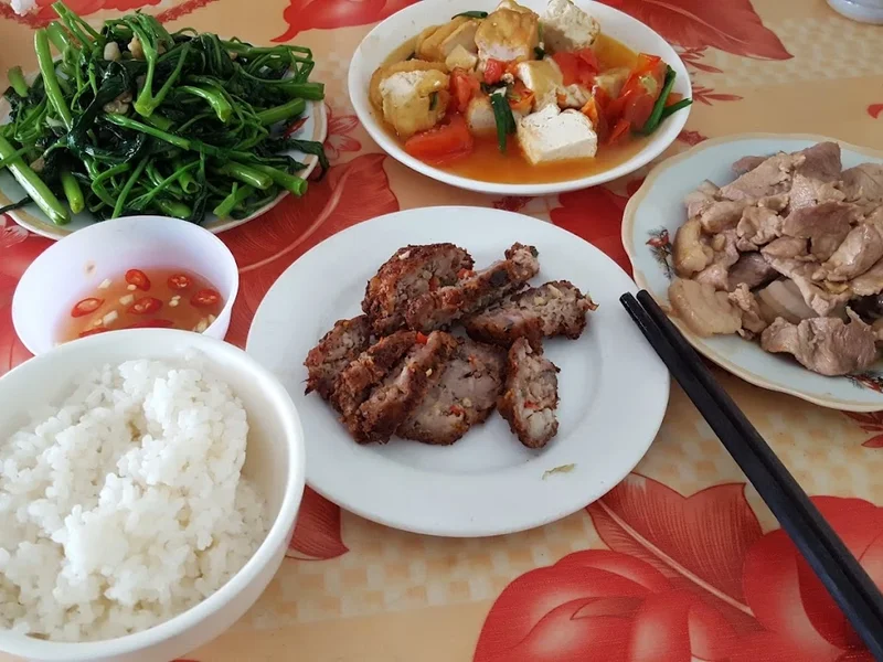 Nhà Hàng -Nhà nghỉ Quảng Biết