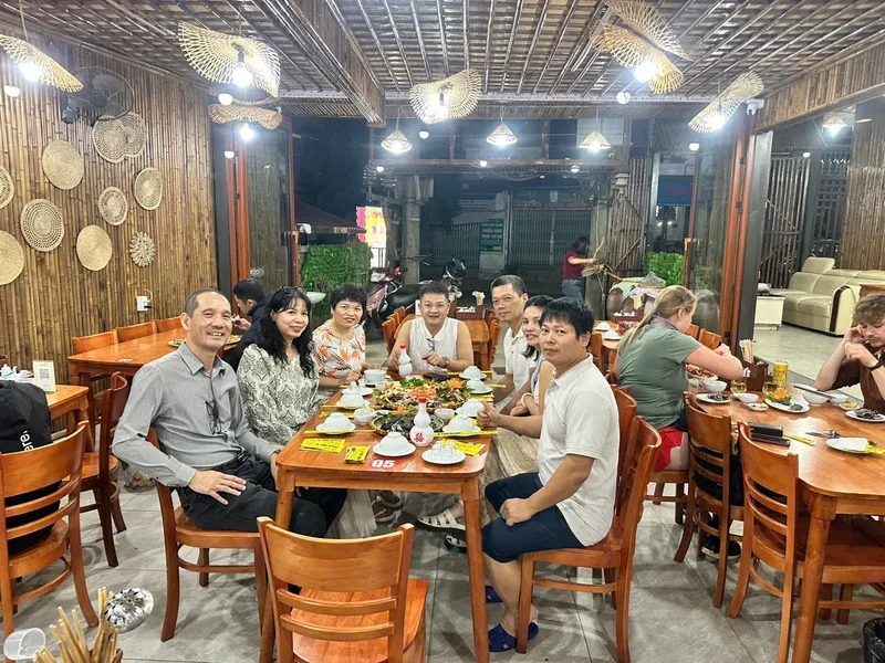Nhà hàng A Tân Quán - Thị trấn Mù Cang Chải