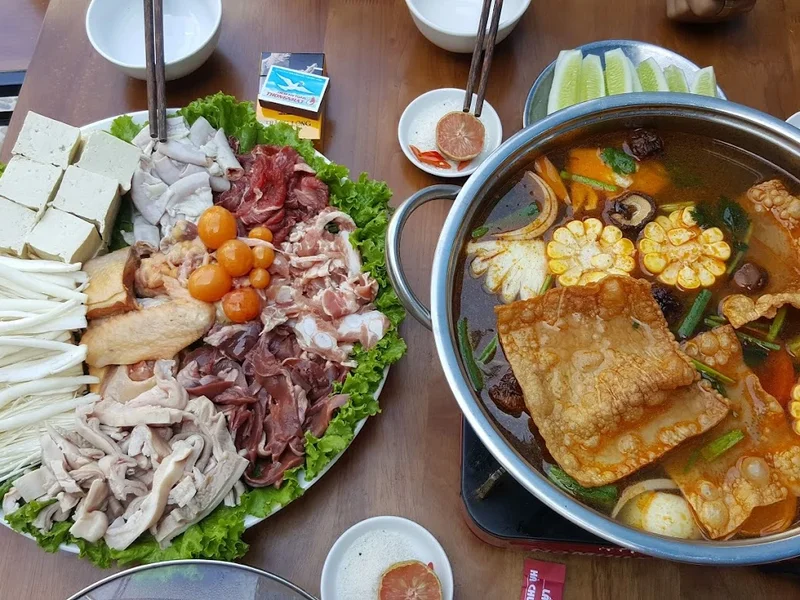 Lẩu Nấm Hà Chuyền