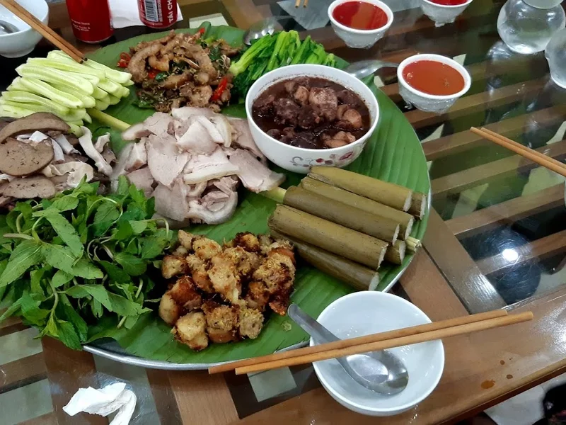 Nhà Hàng Phương Quỳnh