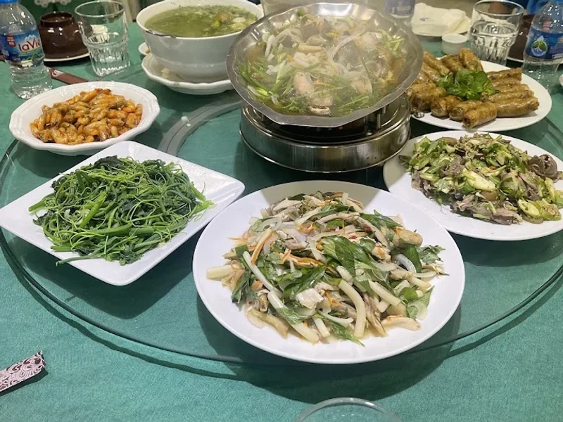 Hương Rừng (Lien Tuoi) Restaurant