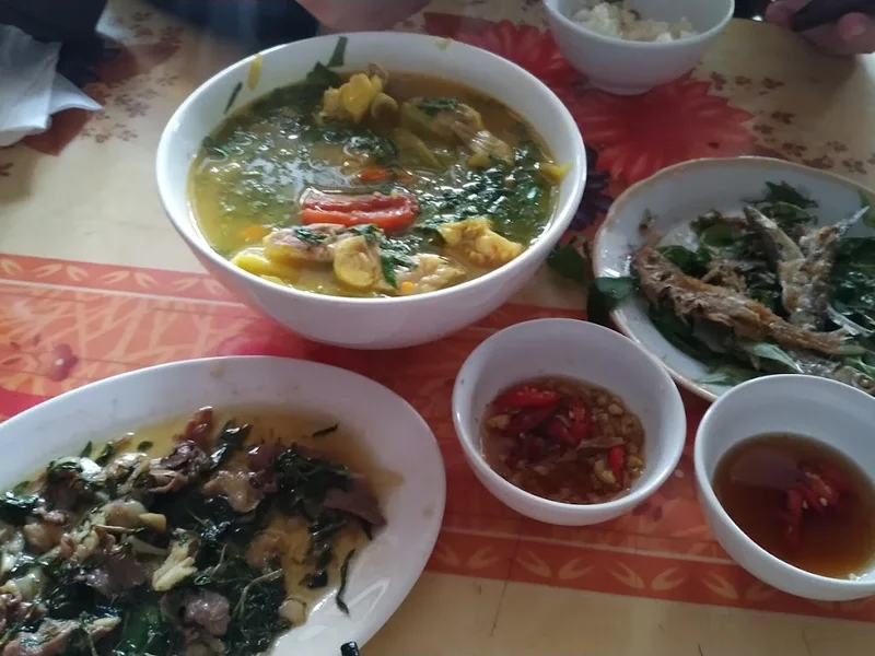 Nhà Hàng Tuấn Lý