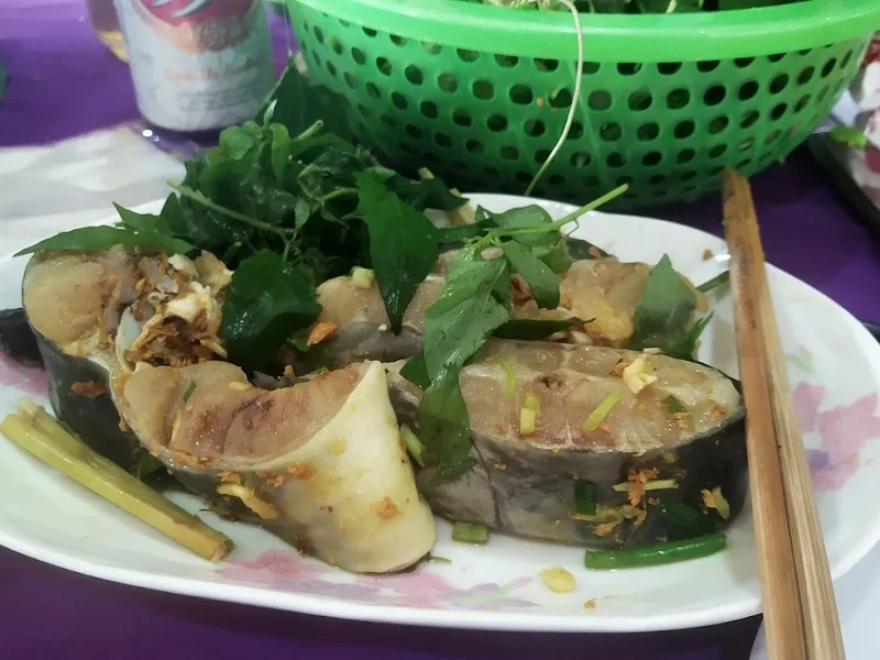 Nhà hàng Gà Cá Dê Dung Lợi