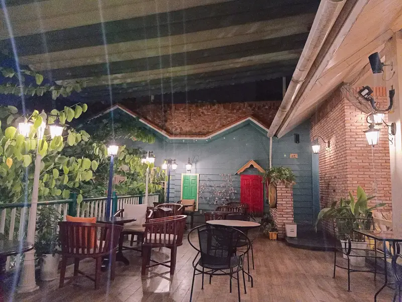 Lâu Đài Phố - Castle Land Coffee