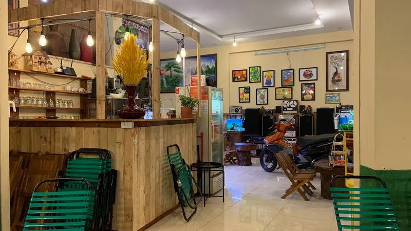 H Cafe DĨ AN (Sạc pin xe điện 10k)